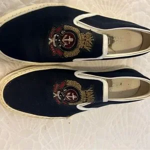 Gucci navy canvas loafers with embroidery detail. GUCCI Jordaan Floral Embroidered Brocade Horsebit Loafers EU  main image 4